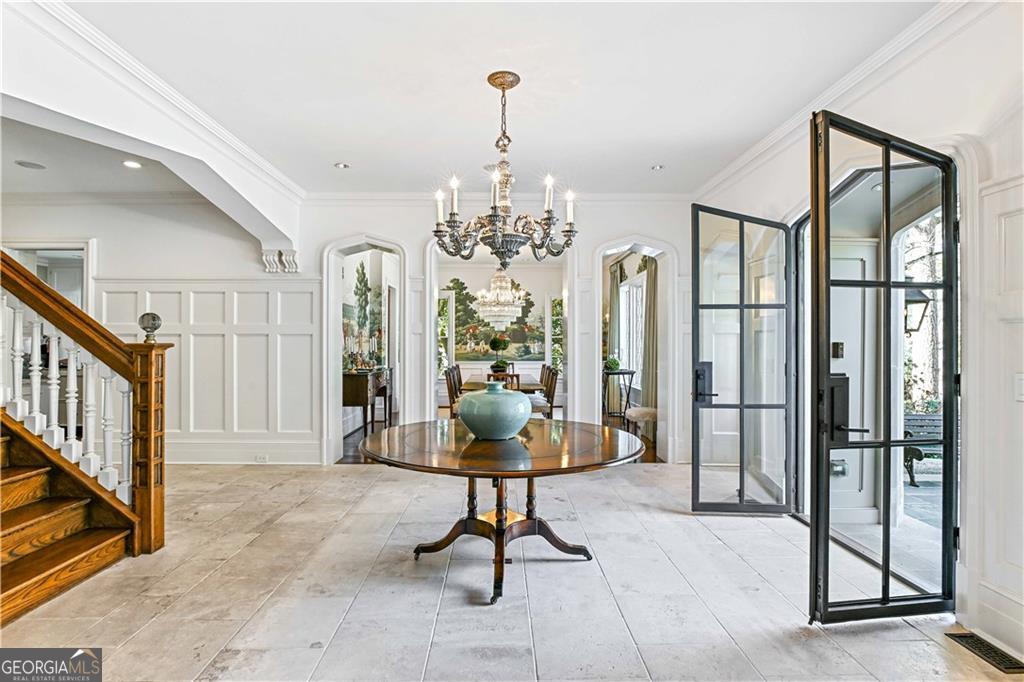 369 Pine Tree Drive NE