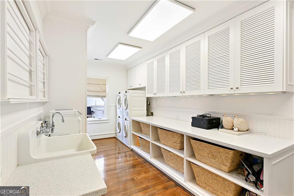 369 Pine Tree Drive NE