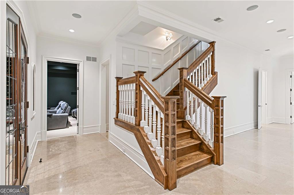 369 Pine Tree Drive NE