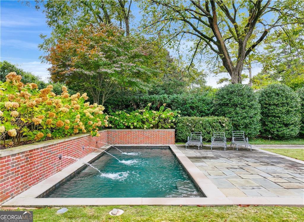 369 Pine Tree Drive NE