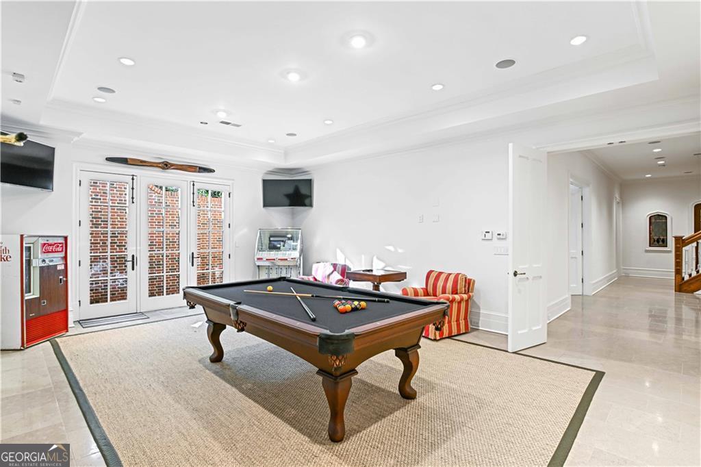 369 Pine Tree Drive NE