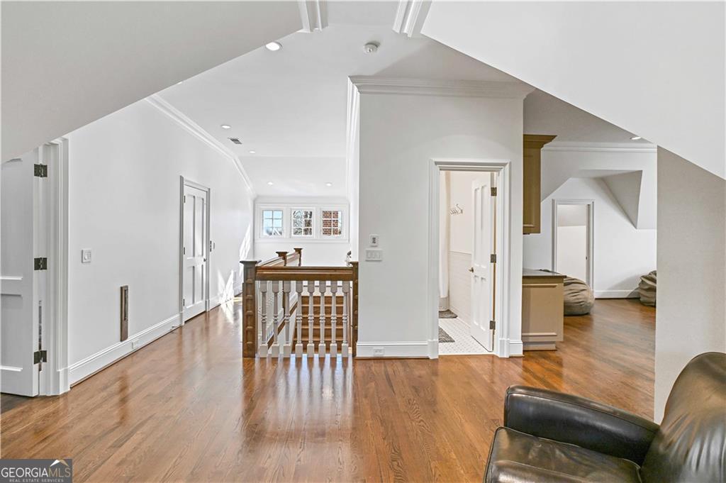 369 Pine Tree Drive NE