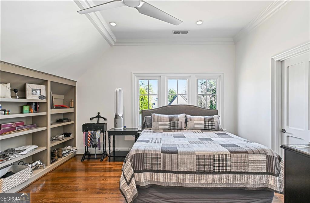 369 Pine Tree Drive NE