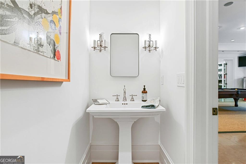 369 Pine Tree Drive NE