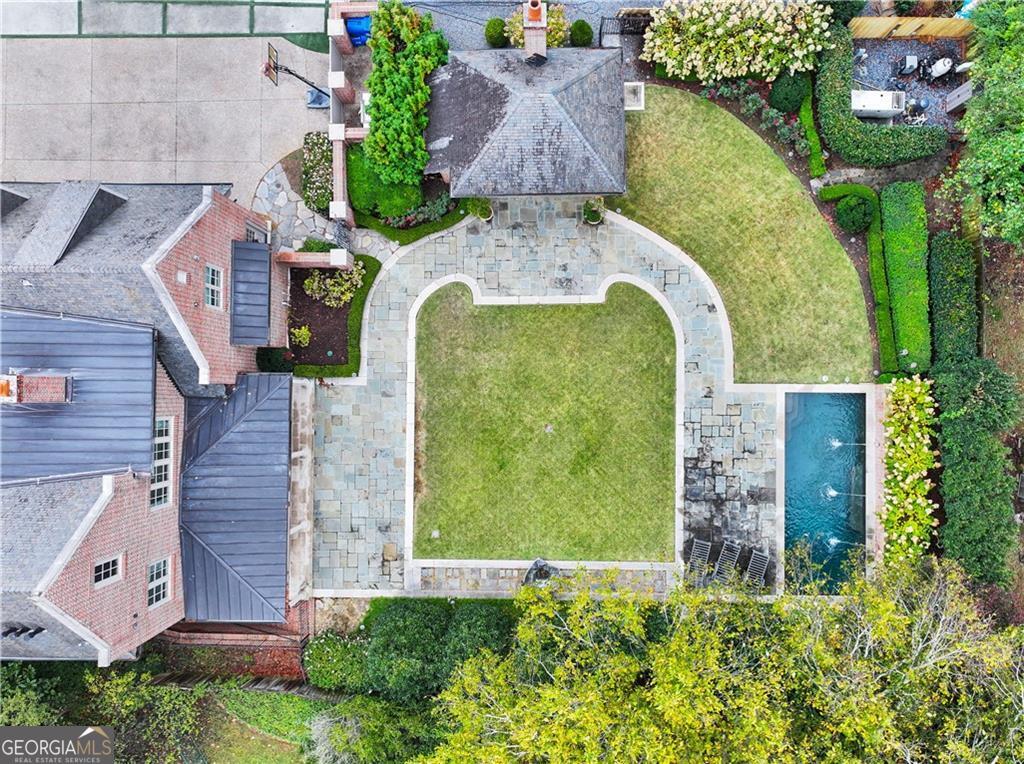 369 Pine Tree Drive NE