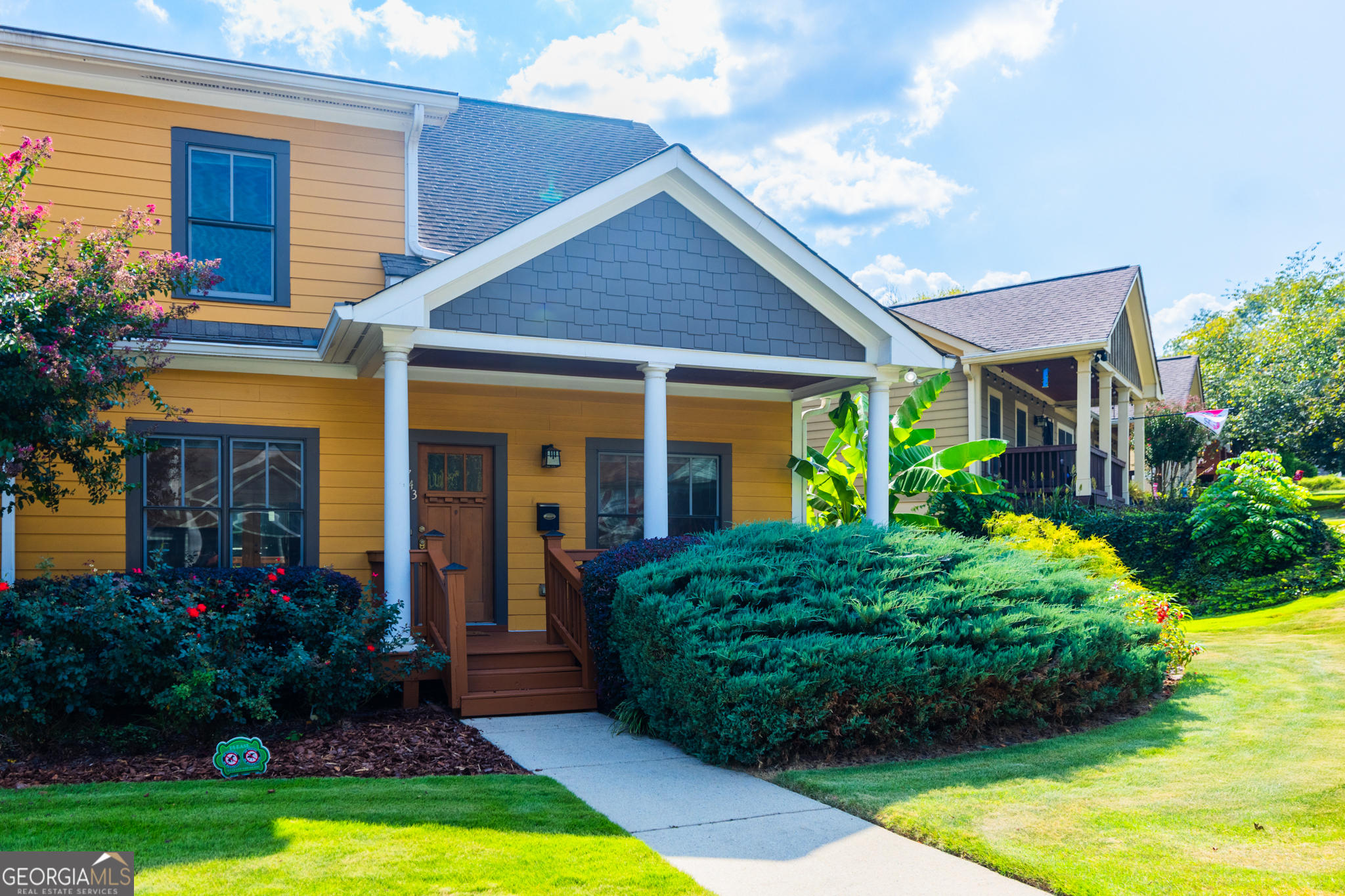 743 Frasier Circle SE