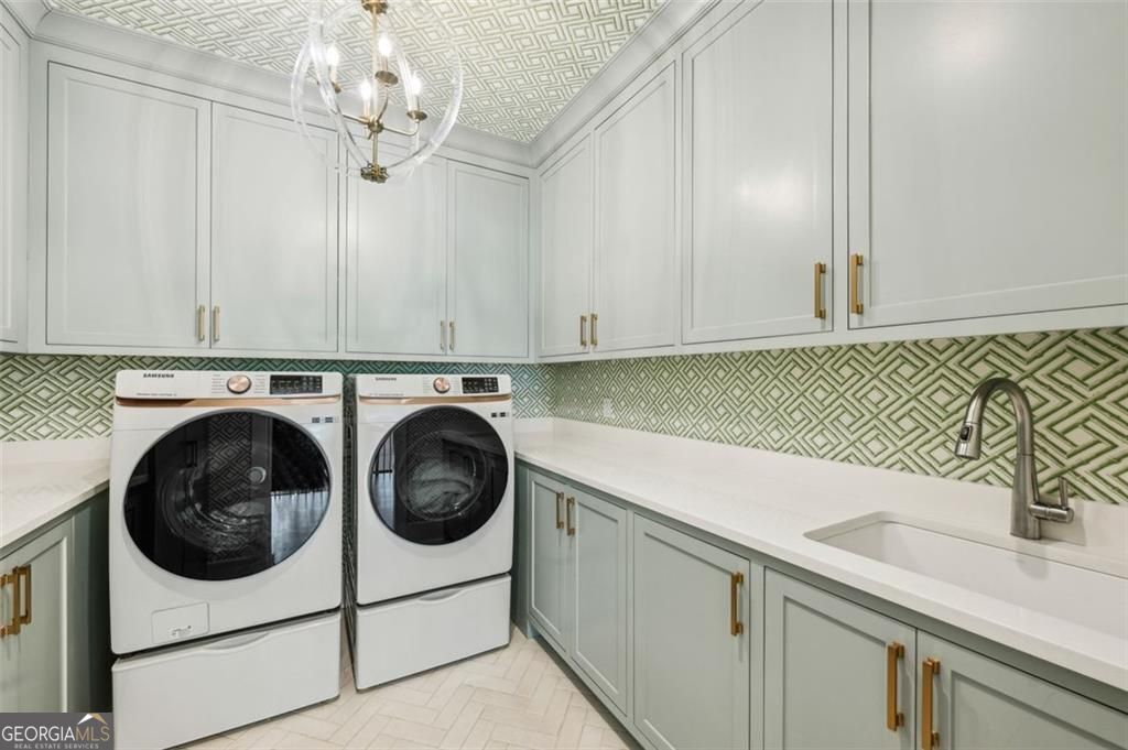 3379 Rennes Drive NE