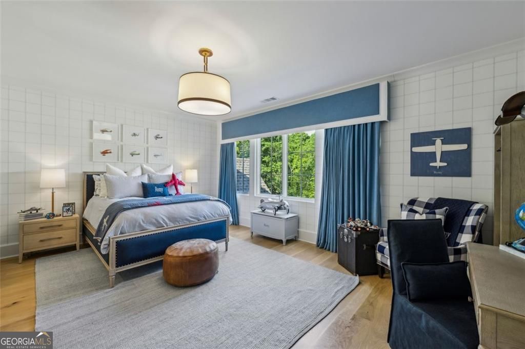 3379 Rennes Drive NE