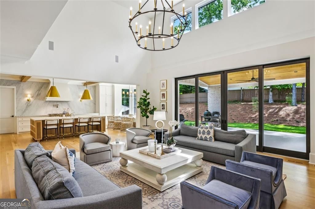 3379 Rennes Drive NE