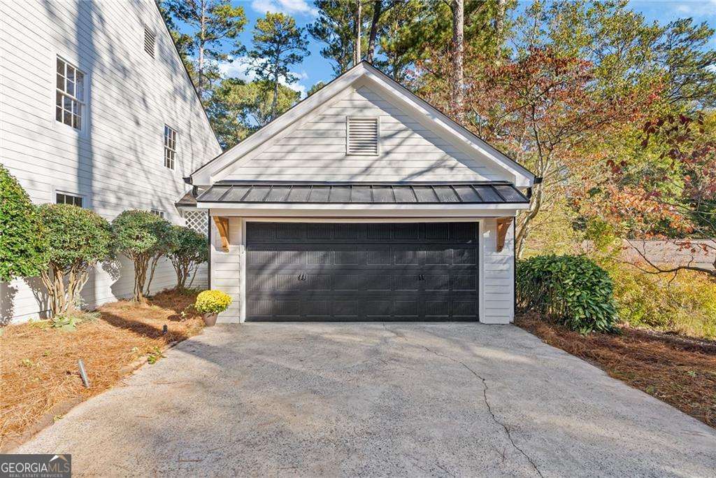 2915 Sope Creek Drive