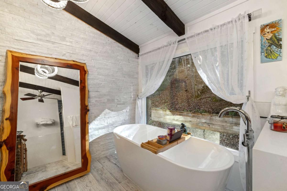 100 Stanley Creek Crossing