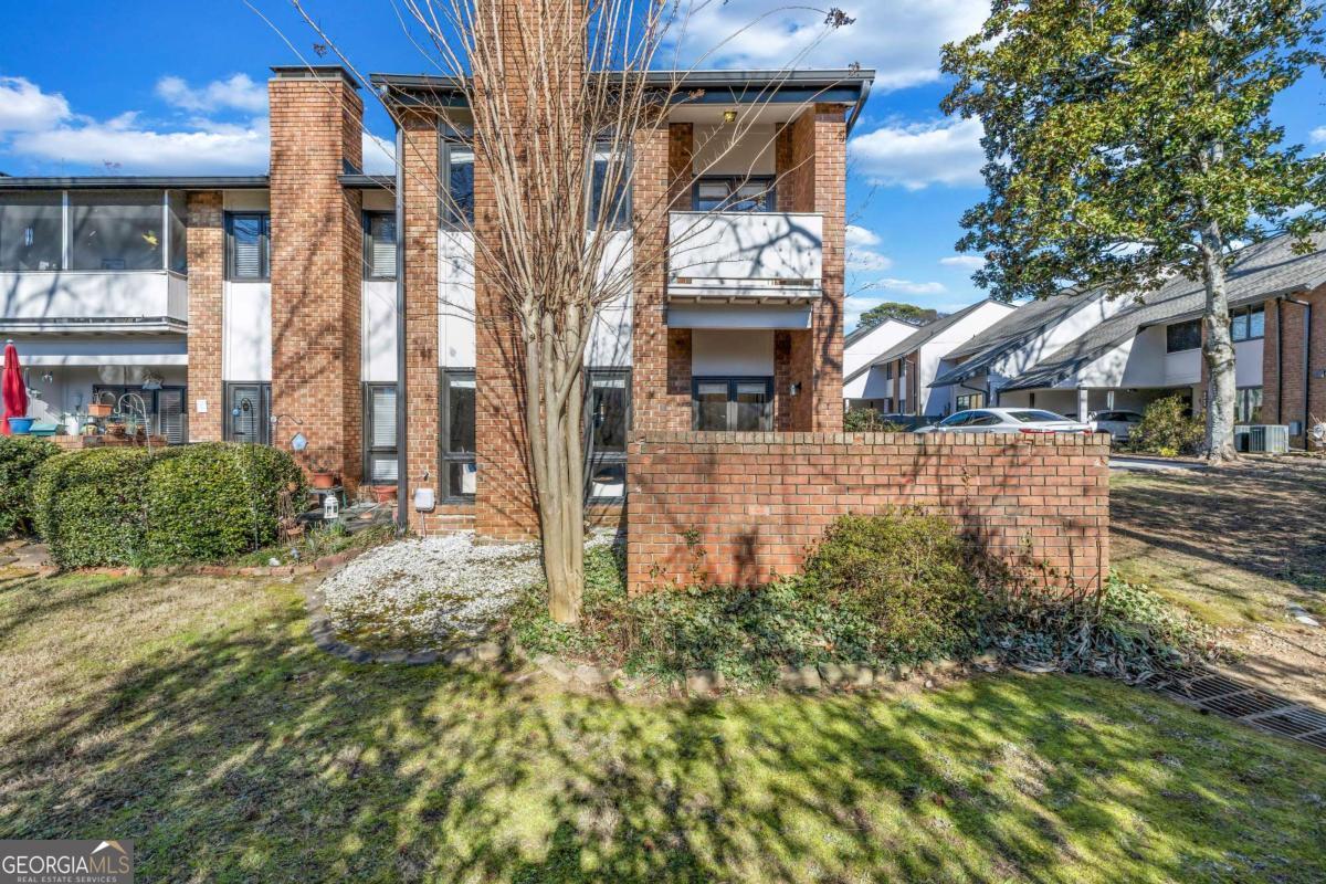 3221 Clairmont North NE