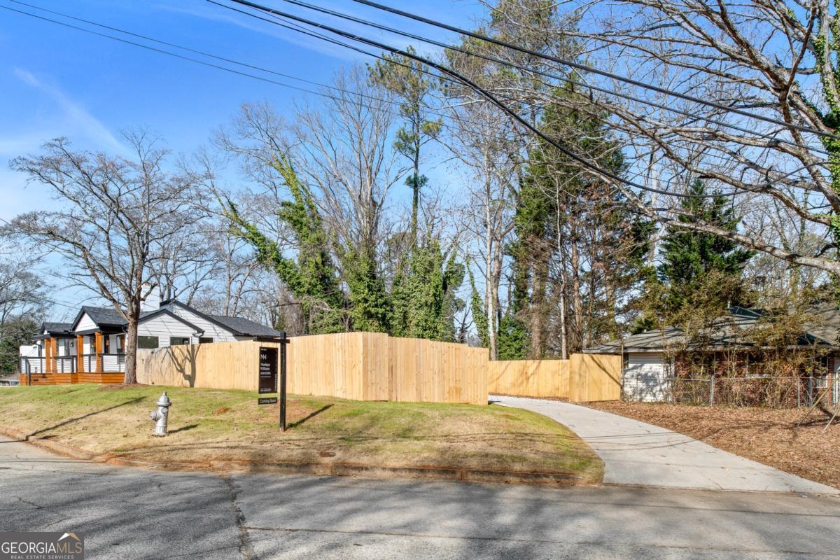 968 BRUCE Circle