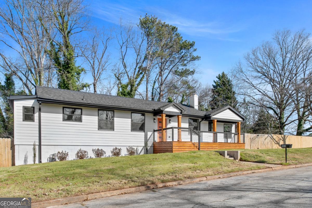 968 BRUCE Circle
