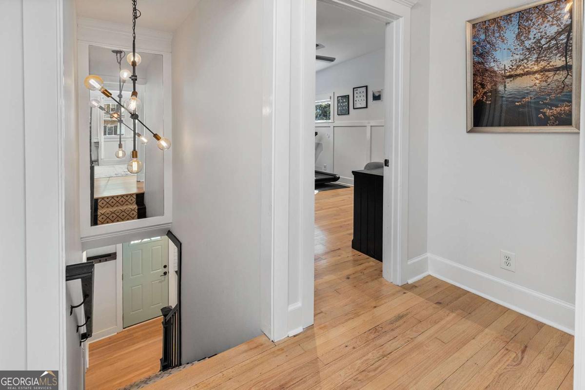 275 Rockyford Road NE