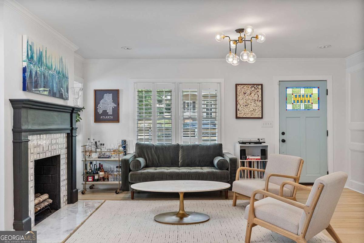 275 Rockyford Road NE