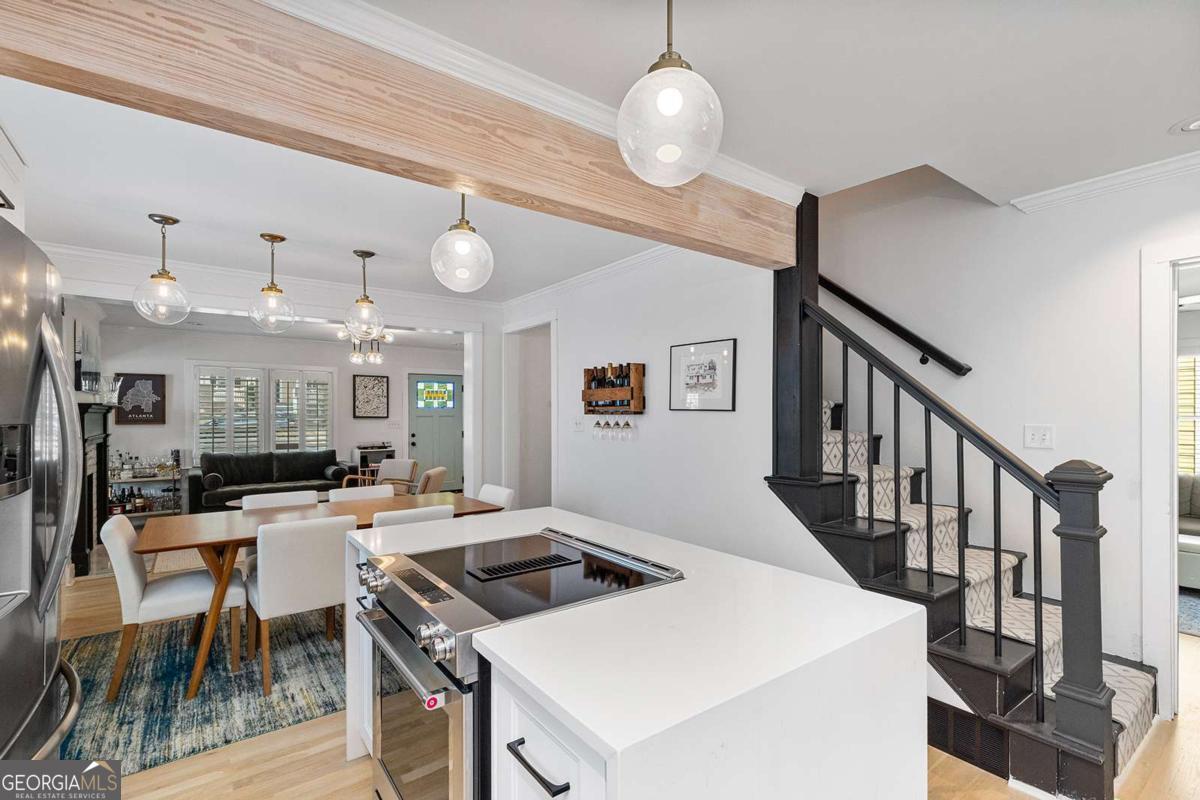 275 Rockyford Road NE