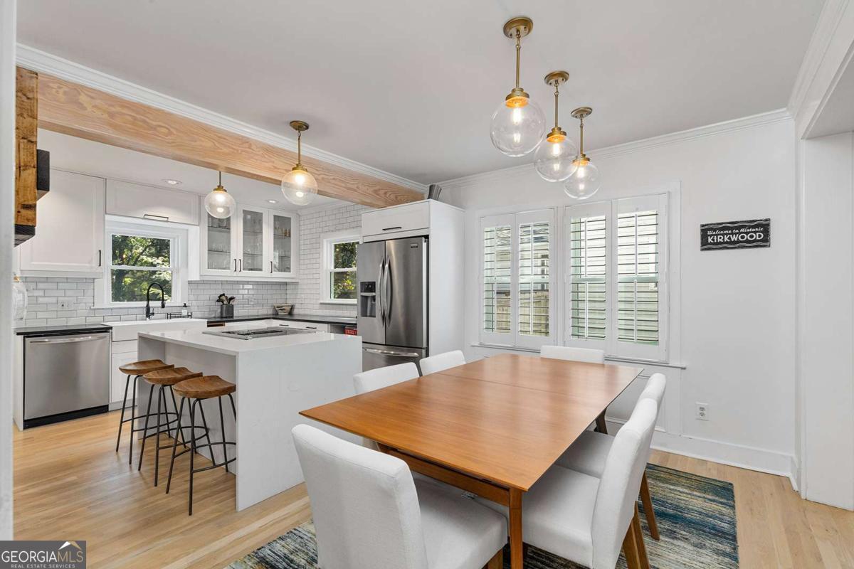 275 Rockyford Road NE