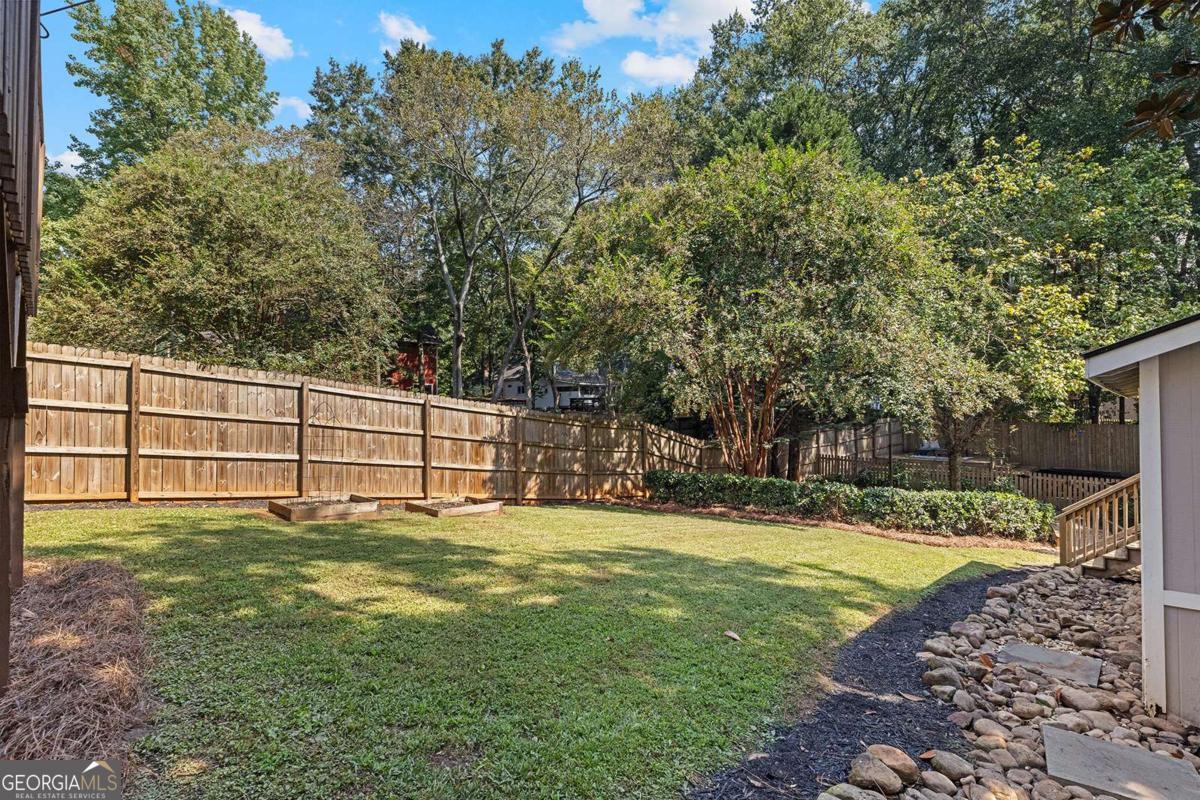 275 Rockyford Road NE