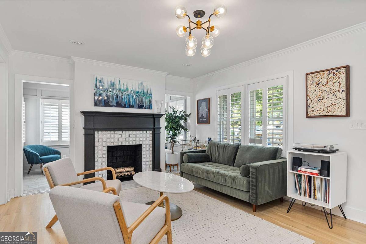 275 Rockyford Road NE