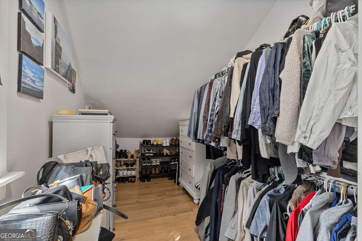 275 Rockyford Road NE