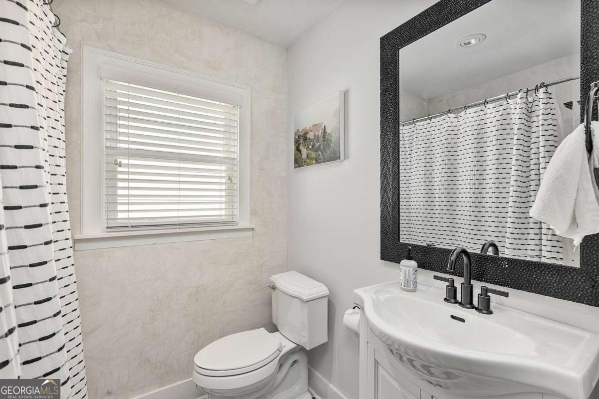 275 Rockyford Road NE