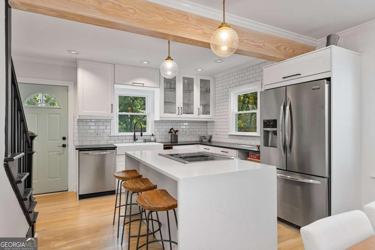 275 Rockyford Road NE