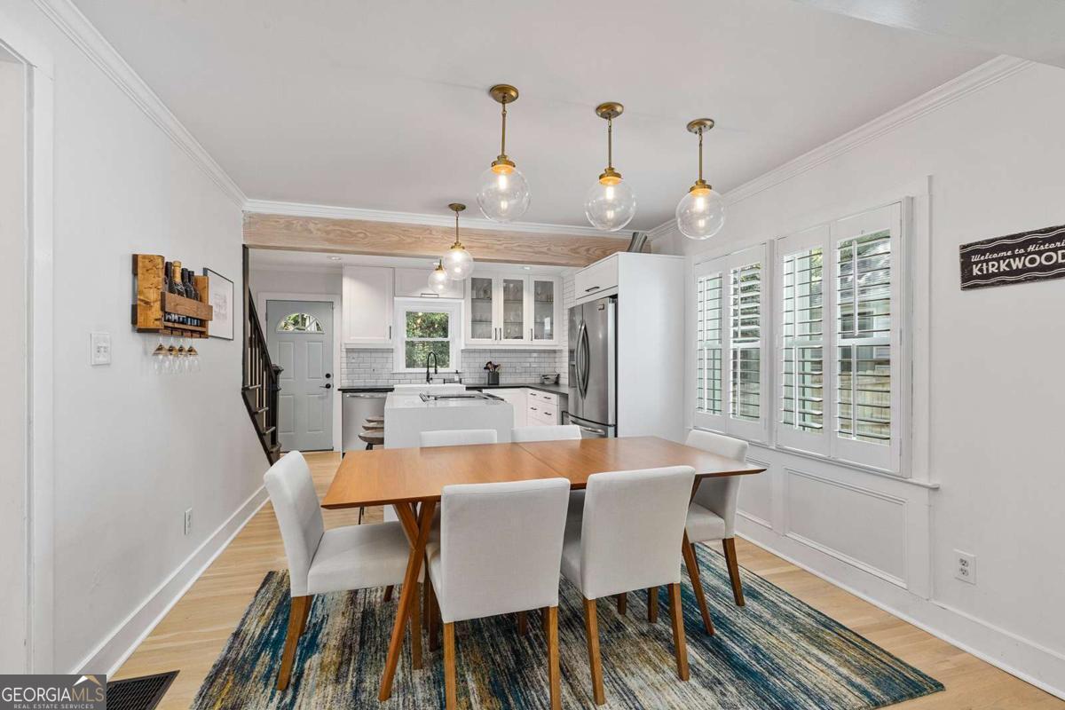 275 Rockyford Road NE