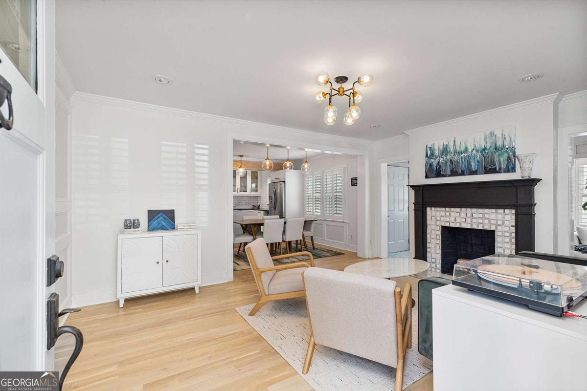 275 Rockyford Road NE