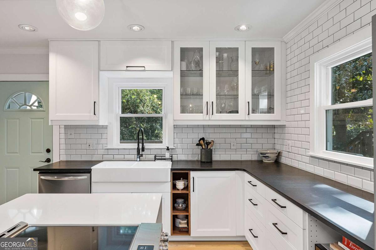 275 Rockyford Road NE