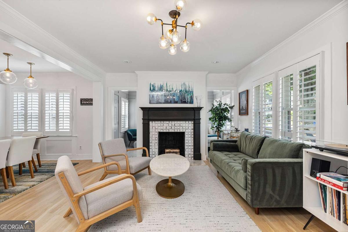 275 Rockyford Road NE