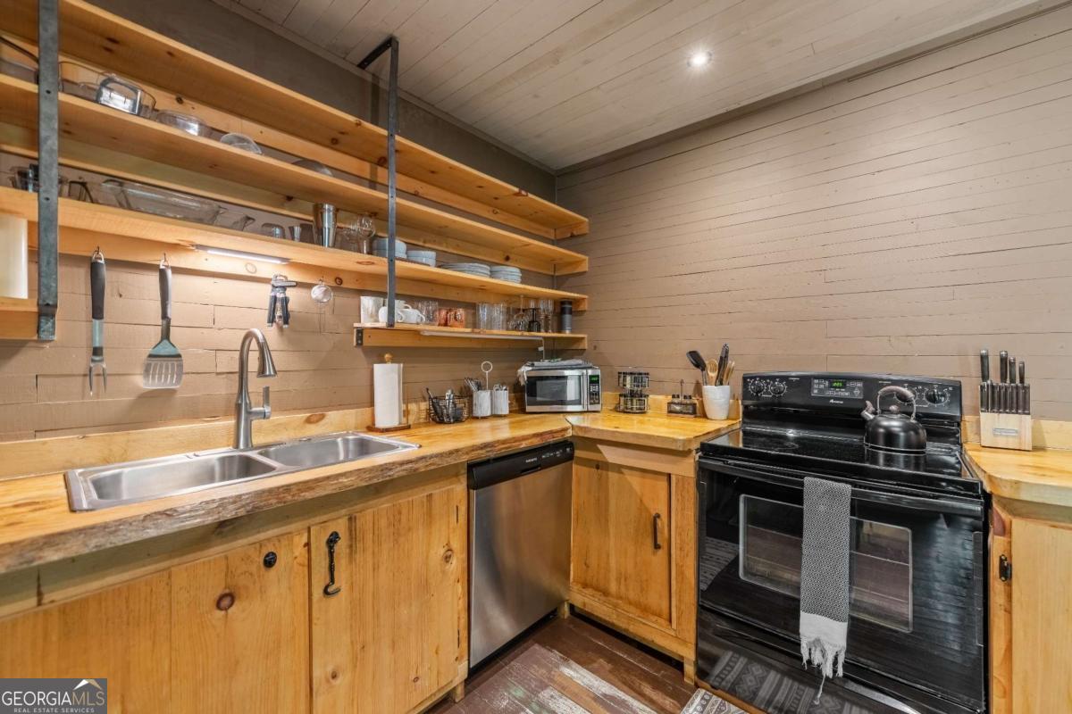 120 Community Hill Drive # 57 Unit: 56,57