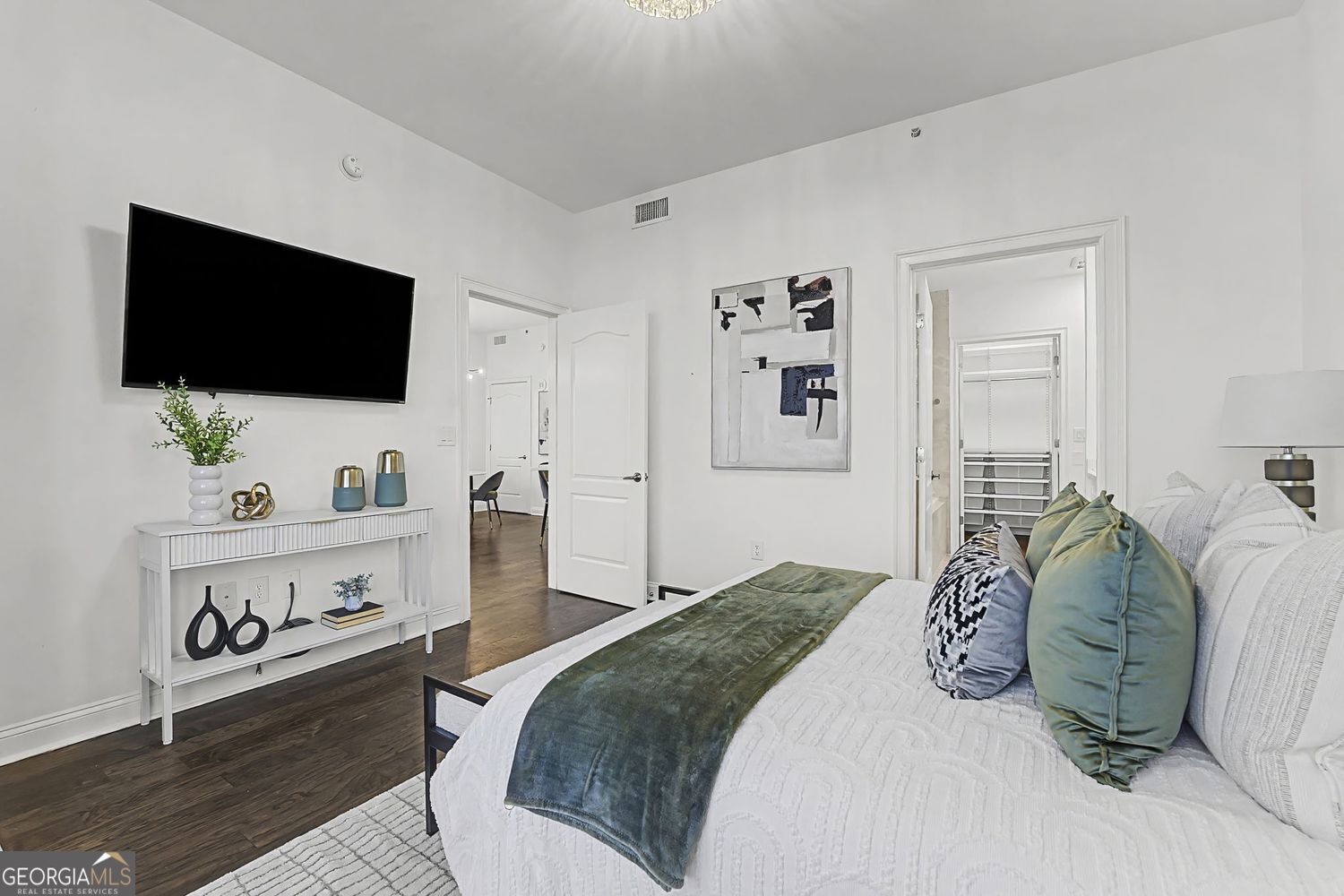 2828 Peachtree Road NW # 1704