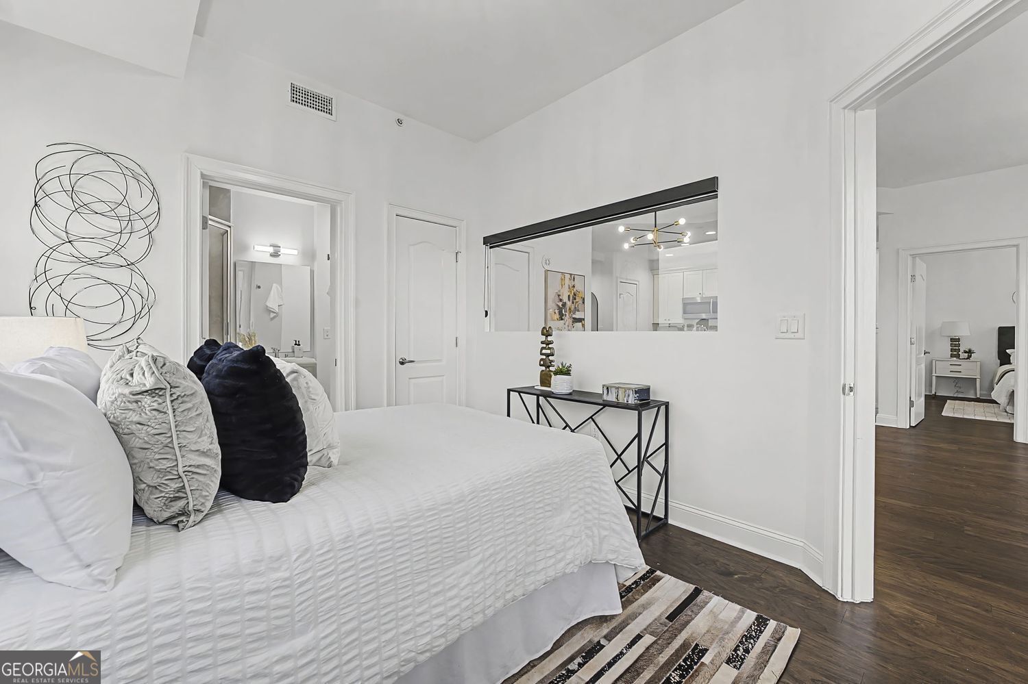 2828 Peachtree Road NW # 1704