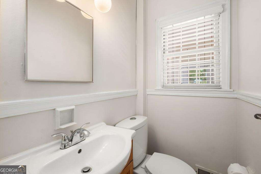 140 Rumson Road NE