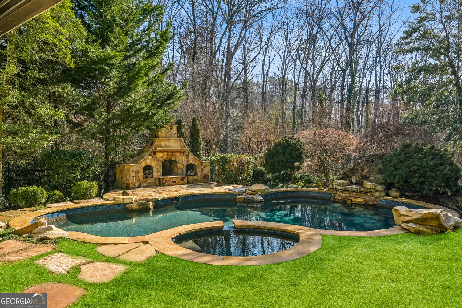 130 Blackland Road NW