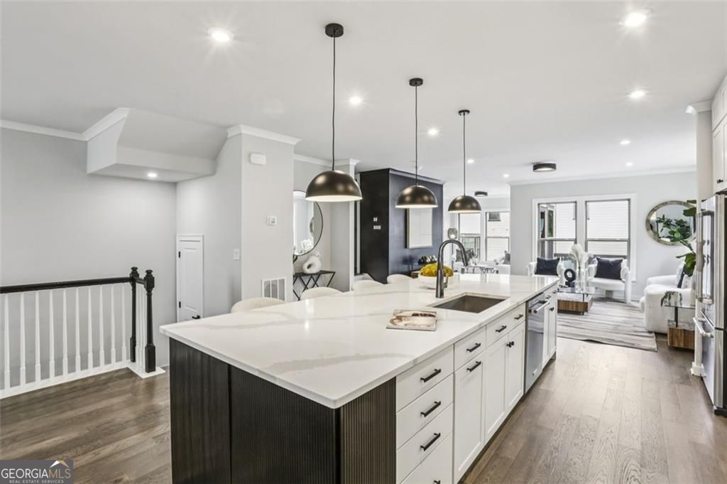 2090 Emmet Park Lane