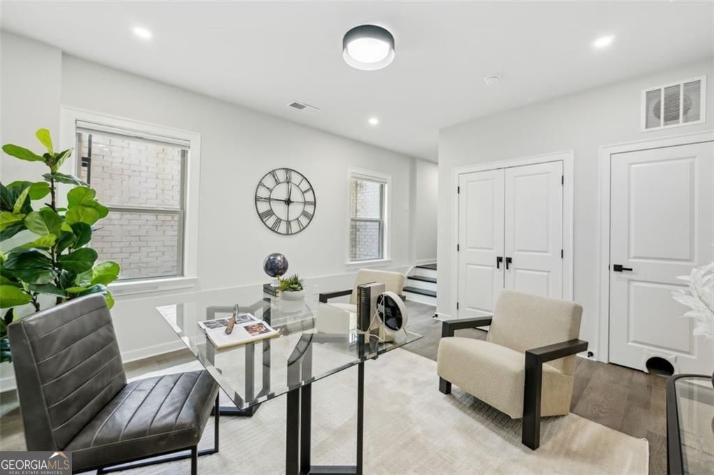 2090 Emmet Park Lane