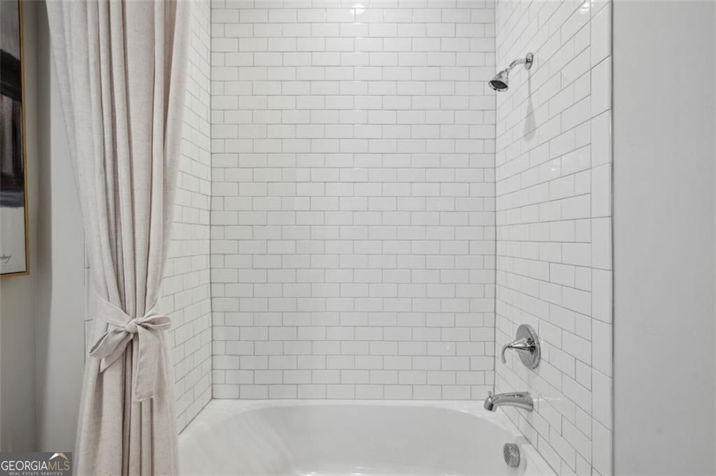 2090 Emmet Park Lane