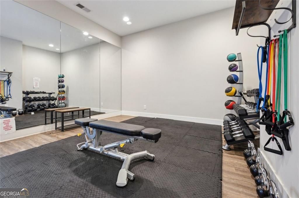 2090 Emmet Park Lane