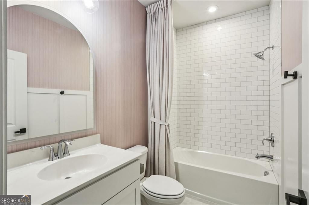 2090 Emmet Park Lane