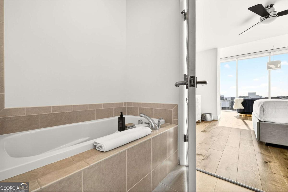 1080 Peachtree Street NE # 2611