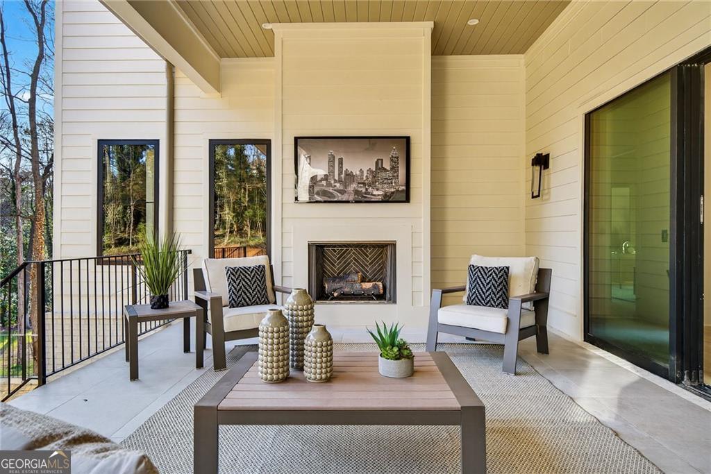 422 Hilderbrand Drive