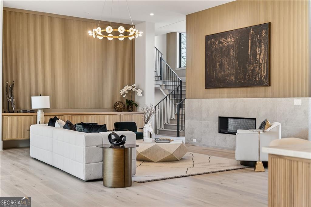 422 Hilderbrand Drive