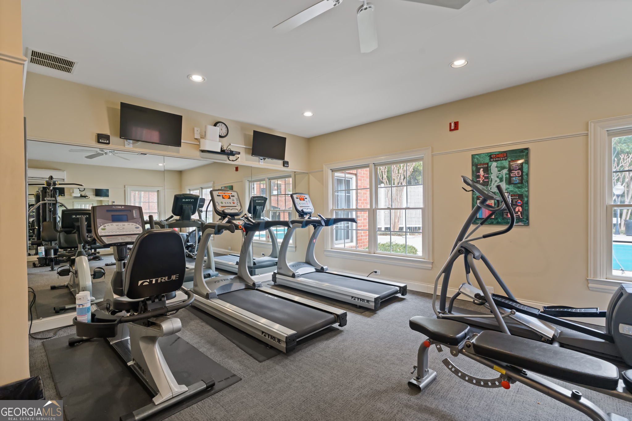 211 Colonial Homes Drive NW