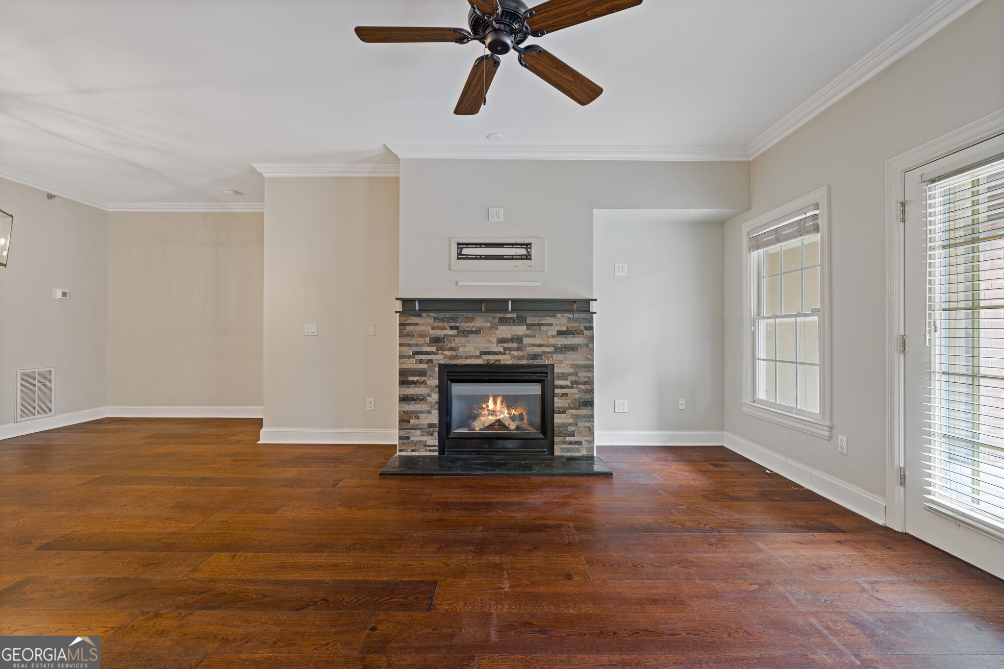 211 Colonial Homes Drive NW