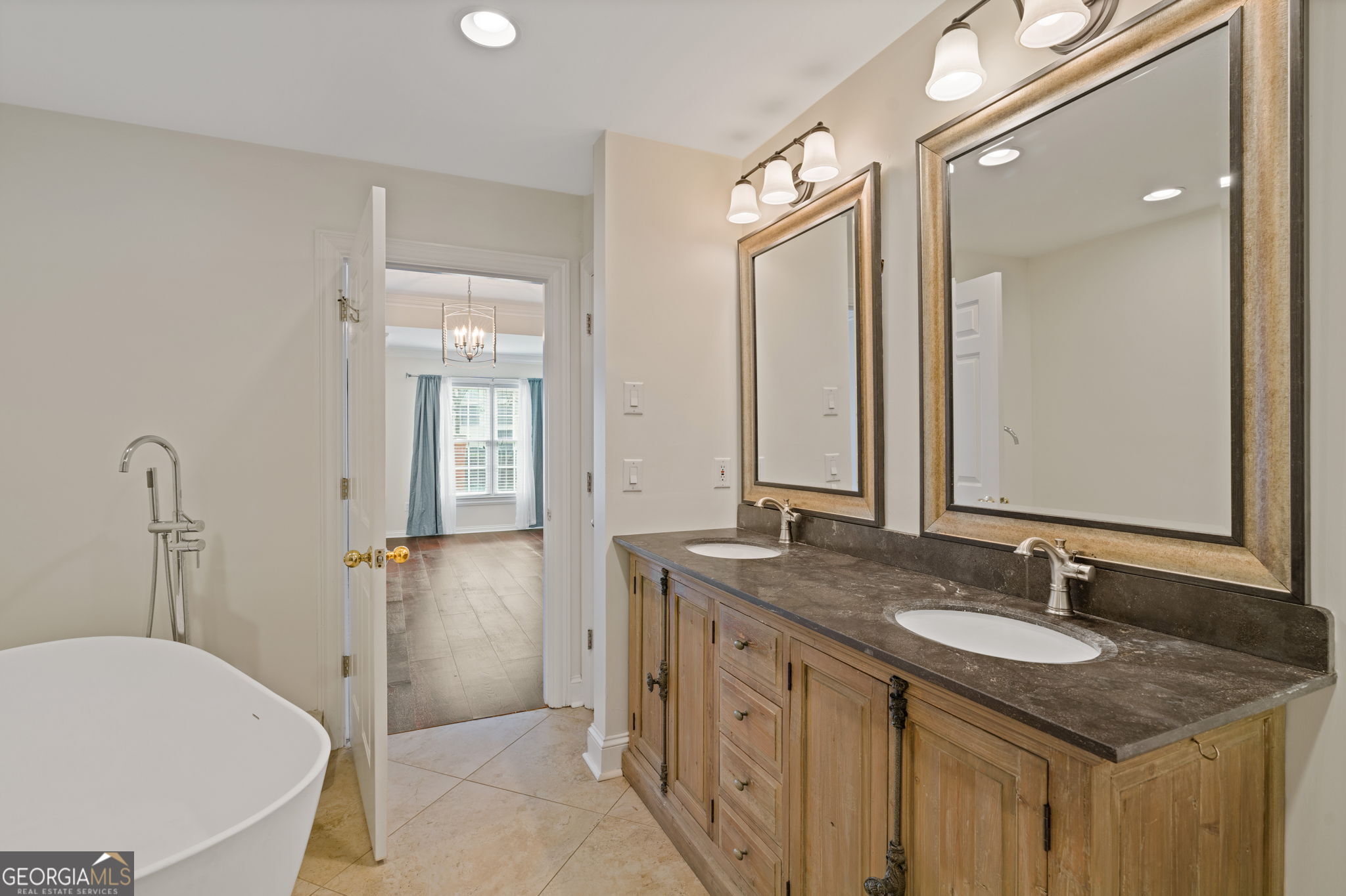 211 Colonial Homes Drive NW