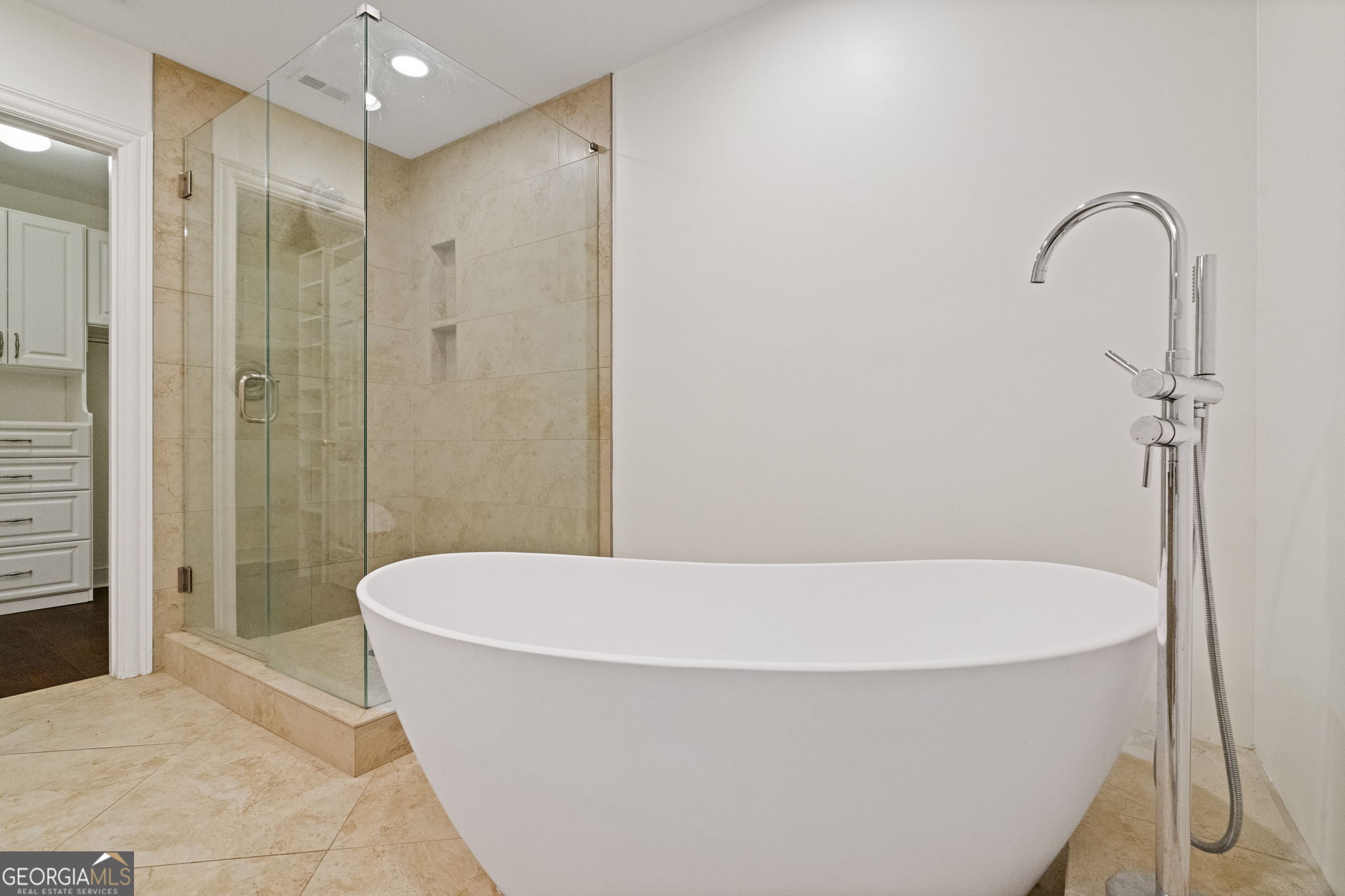 211 Colonial Homes Drive NW