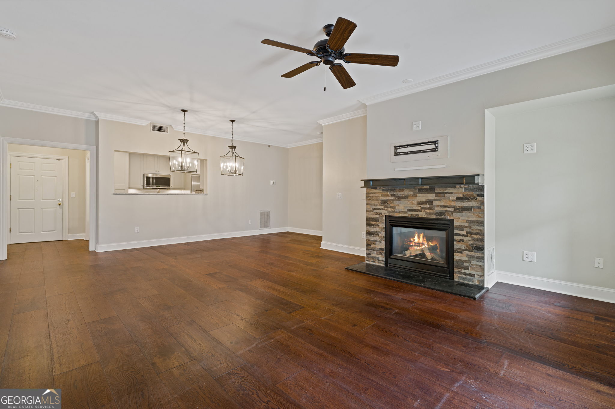 211 Colonial Homes Drive NW