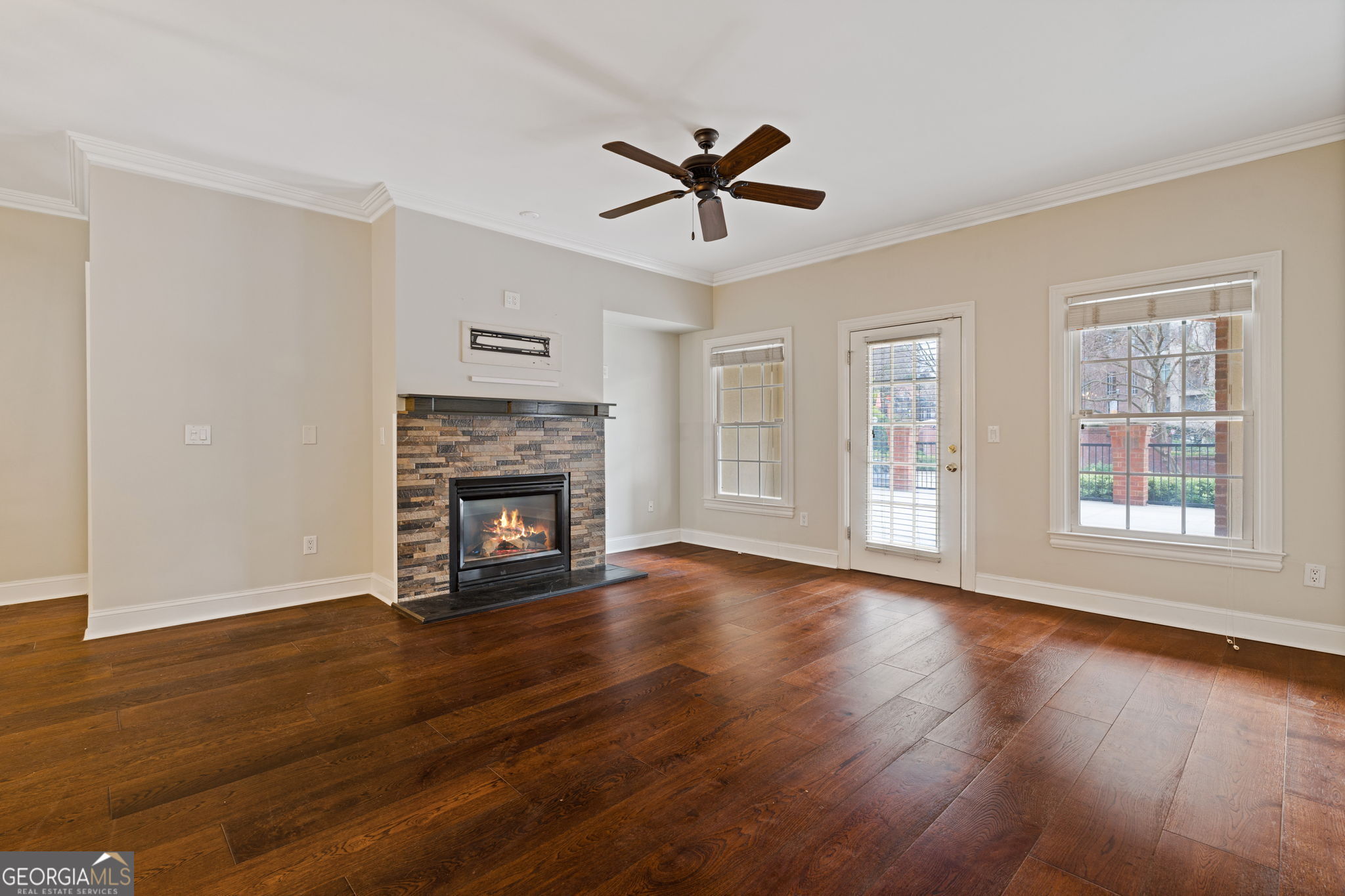 211 Colonial Homes Drive NW